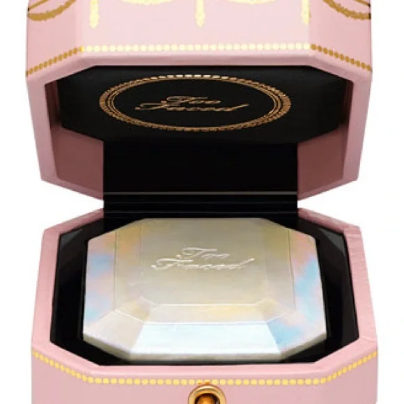 Too Faced Highlighter - Picture 6 of 8